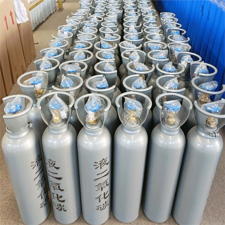 Liquefied co2 (5)